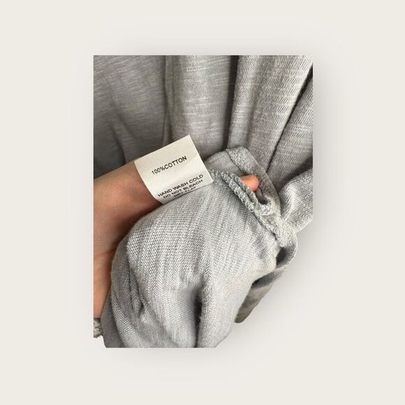 Joh Claire Top in Light Gray Size Medium - Picture 7 of 7